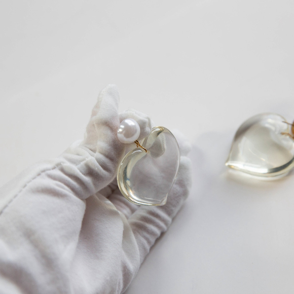 Kenneth Jay Lane Pearl Top Clear Heart Drop Earrings - Picture 7 of 8